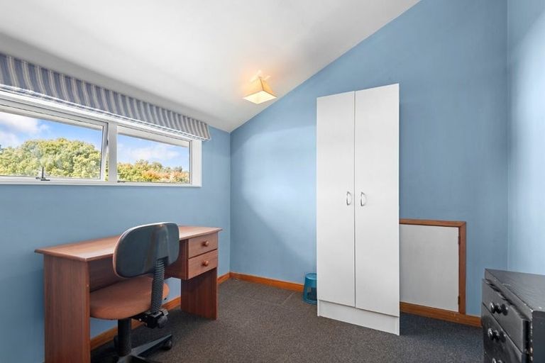 Photo of property in 17 Milverton Avenue, Hokowhitu, Palmerston North, 4410