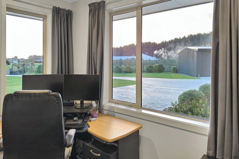 Photo of property in 15 Carex Grove, Foxton Beach, Foxton, 4815