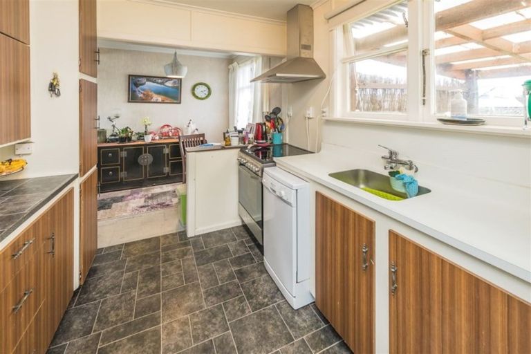 Photo of property in 25 Ruapehu Street, Castlecliff, Whanganui, 4501