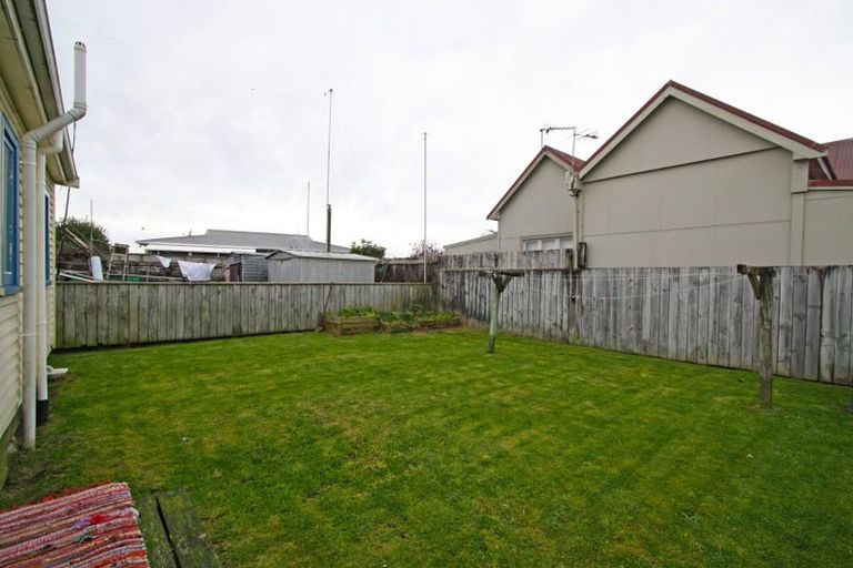 Photo of property in 25 Roy Terrace, Moturoa, New Plymouth, 4310