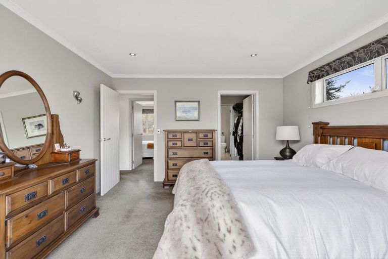 Photo of property in 1 Moncrieff Place, Wanaka, 9305