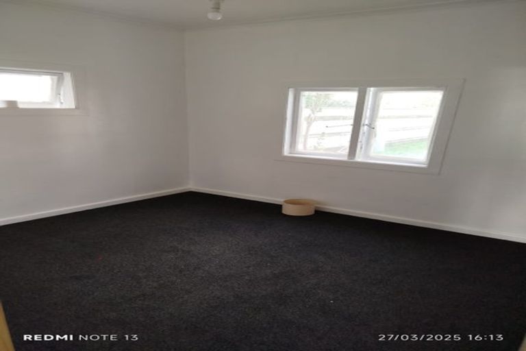 Photo of property in 26a Ludlam Crescent, Woburn, Lower Hutt, 5010