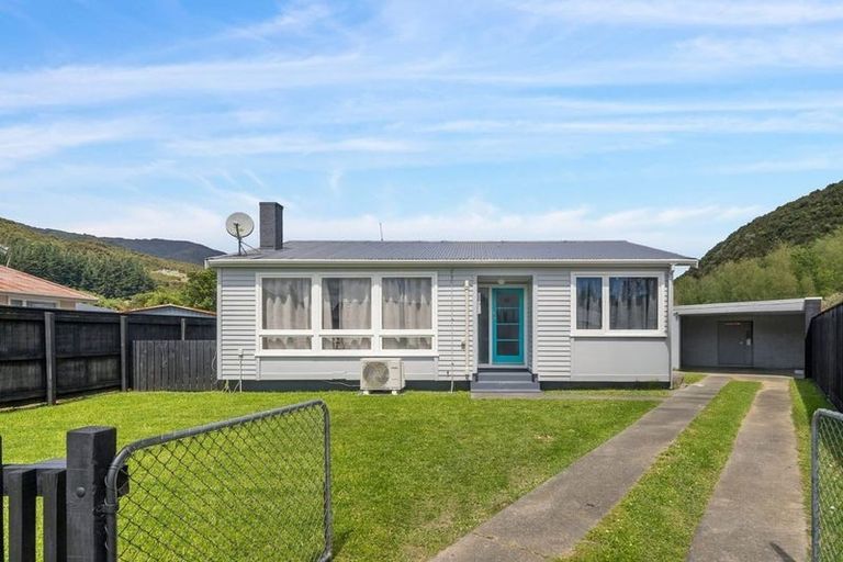 Photo of property in 9 Orewa Grove, Wainuiomata, Lower Hutt, 5014