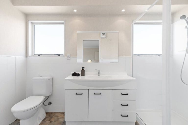 Photo of property in 1/186 Marine Parade, Mount Maunganui, 3116