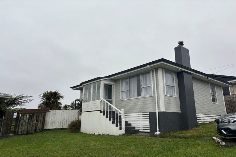 Photo of property in 5 Te Puke Street, Titahi Bay, Porirua, 5022