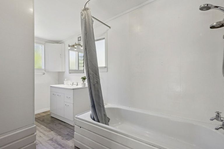 Photo of property in 18 Ellesmere Street, Ravensbourne, Dunedin, 9022