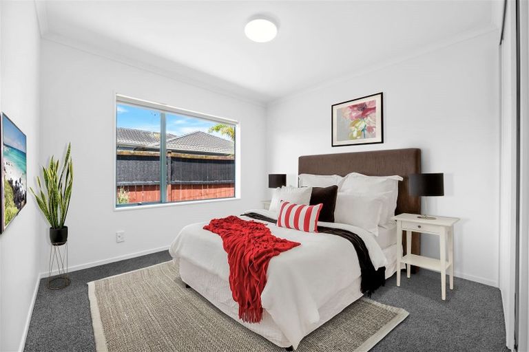 Photo of property in 33 Sandwick Drive, Weymouth, Auckland, 2103