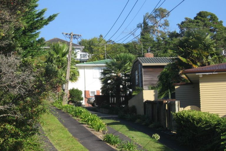Photo of property in 2/30a Hogans Road, Glenfield, Auckland, 0629