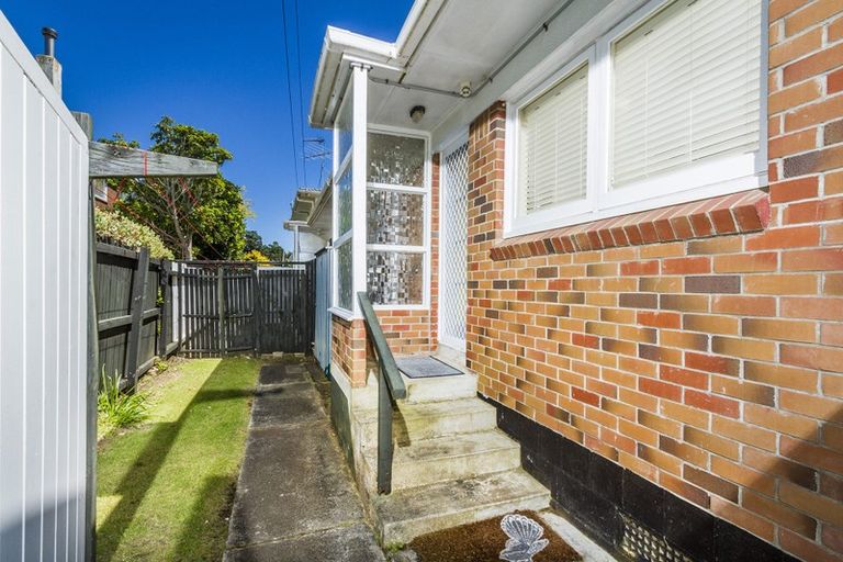 Photo of property in 2/8 Craig Road, Milford, Auckland, 0620