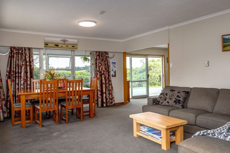 Photo of property in 22 Tiratu Road, Dannevirke, 4976