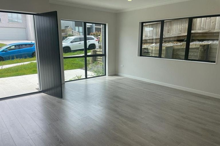 Photo of property in 7 Haku Road, Flat Bush, Auckland, 2019