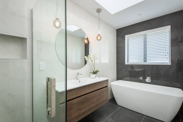 Photo of property in 3a Turehu Street, Merrilands, New Plymouth, 4312