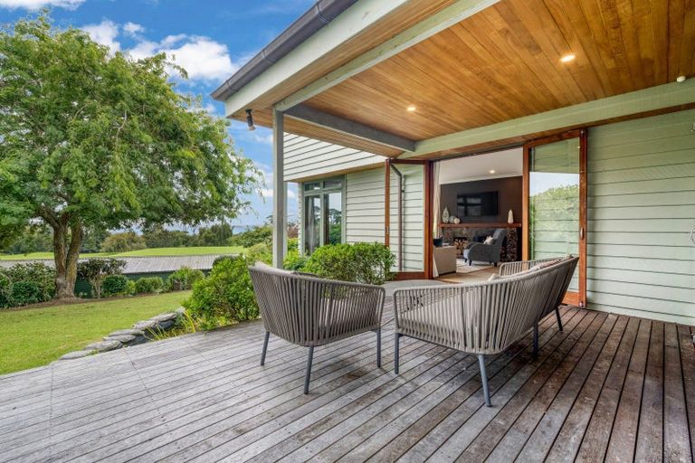 Photo of property in 247 Broomfields Road, Whitford, Howick, 2571