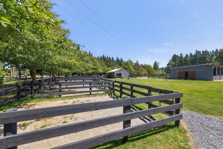 Photo of property in 32 Scarlet Oak Drive, West Melton, Christchurch, 7676