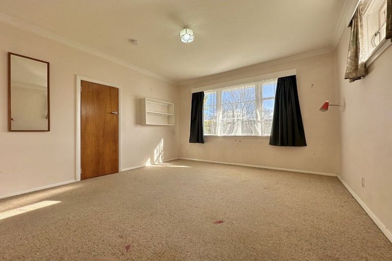Photo of property in 42 Gibbons Street, Upper Hutt Central, Upper Hutt, 5018