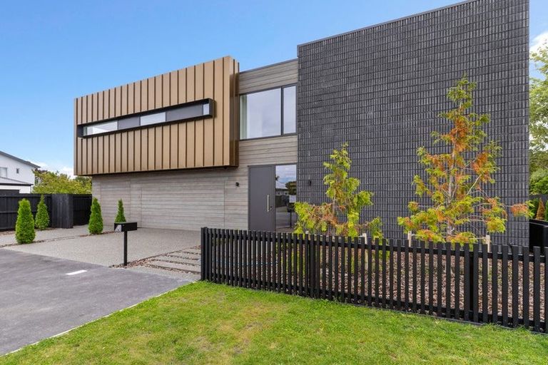 Photo of property in 17 Plynlimon Road, Fendalton, Christchurch, 8052