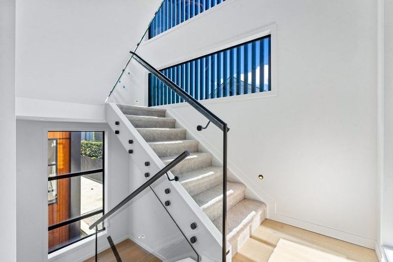 Photo of property in 7a Crete Avenue, Milford, Auckland, 0620