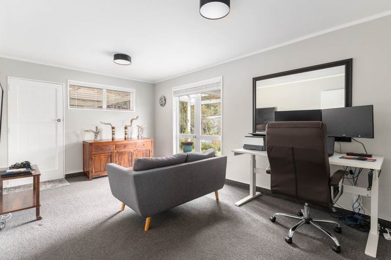 Photo of property in 9 Dormar Place, Churton Park, Wellington, 6037