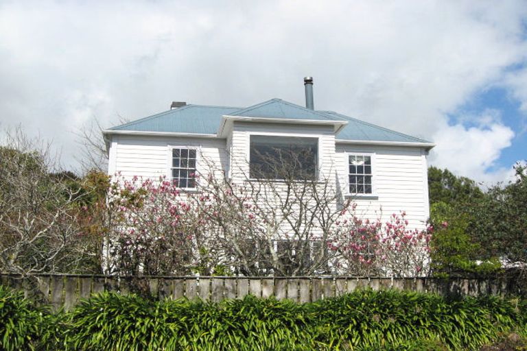 Photo of property in 100 Belt Road, New Plymouth, 4310