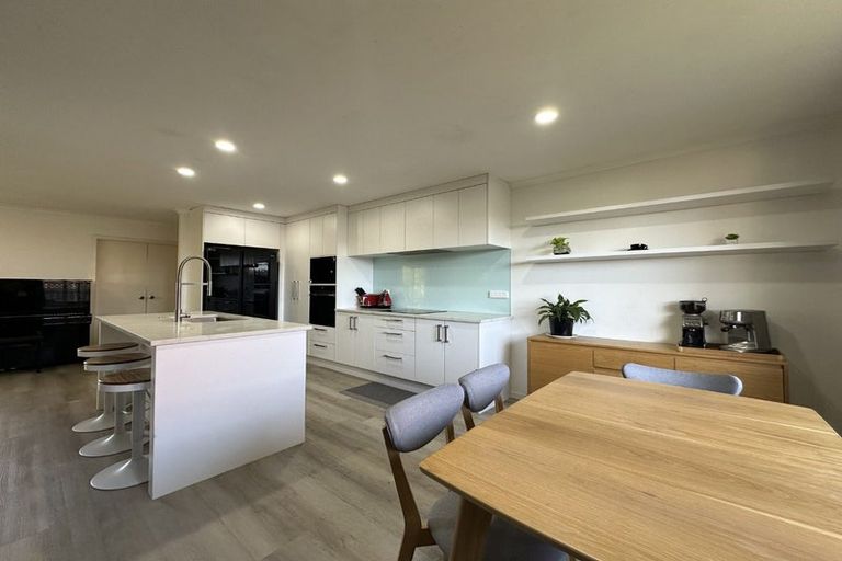 Photo of property in 38 Matija Place, Red Beach, 0932