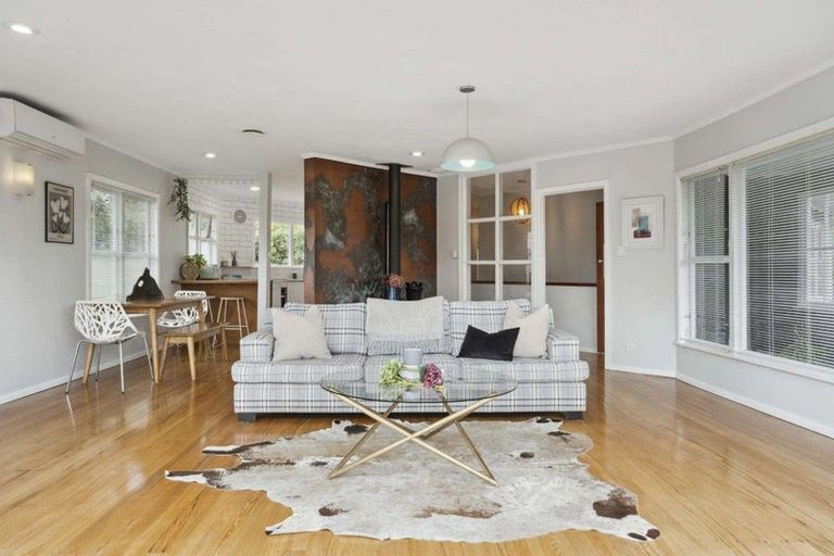 Photo of property in 97 Wallace Road, Mangere Bridge, Auckland, 2022