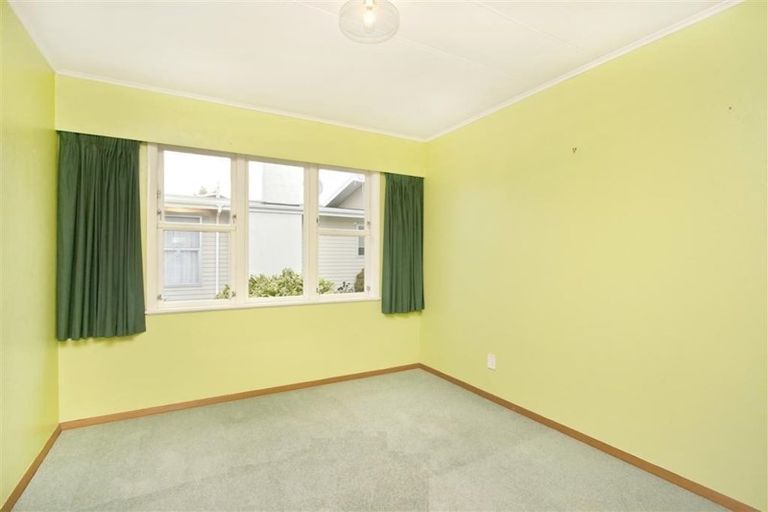 Photo of property in 14 Kapiti Place, Awapuni, Palmerston North, 4412