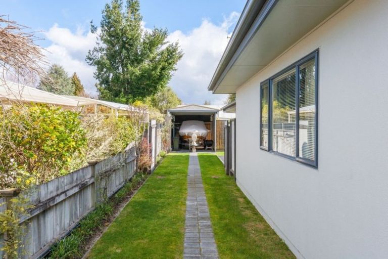 Photo of property in 14 Lakemere Way, Kinloch, Taupo, 3377
