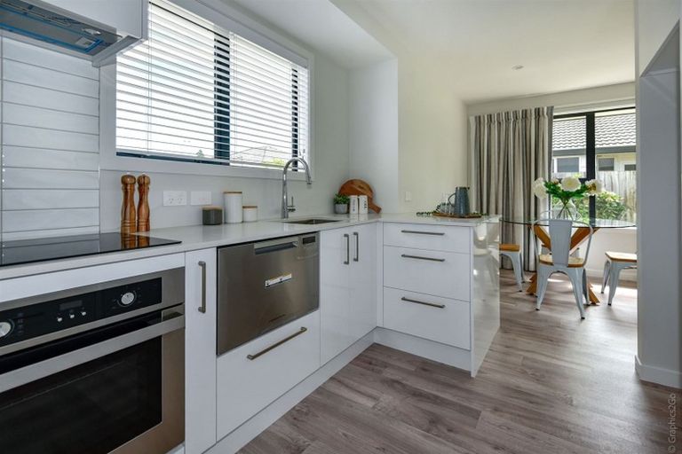 Photo of property in 2/49 Shannon Place, Belfast, Christchurch, 8051