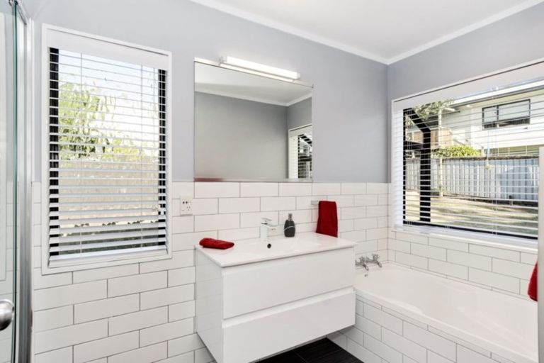 Photo of property in 130 Osprey Drive, Welcome Bay, Tauranga, 3112