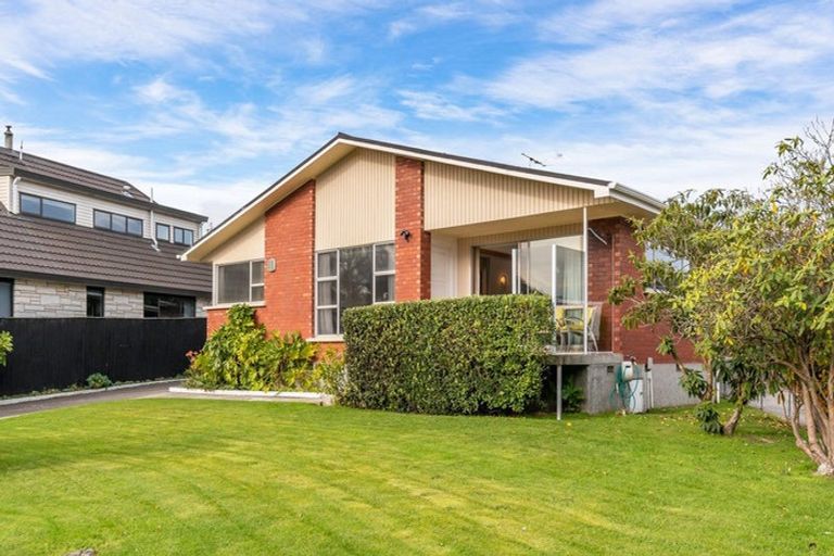 Photo of property in 4 Ernlea Terrace, Cashmere, Christchurch, 8022