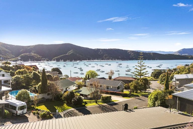 Photo of property in 9a Finlay Grove, Waikawa, Picton, 7220