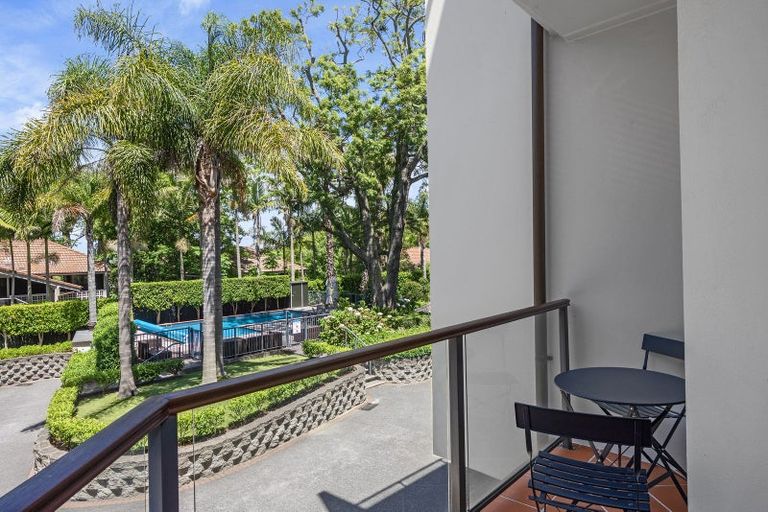 Photo of property in 9/177 Hurstmere Road, Takapuna, Auckland, 0622