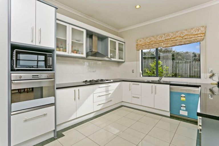 Photo of property in 13 Spoonbill Place, Unsworth Heights, Auckland, 0632