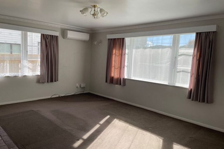 Photo of property in 37 Mcannalley Street, Manurewa East, Auckland, 2102