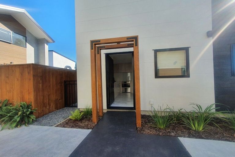 Photo of property in 1/41 Kervil Avenue, Te Atatu Peninsula, Auckland, 0610