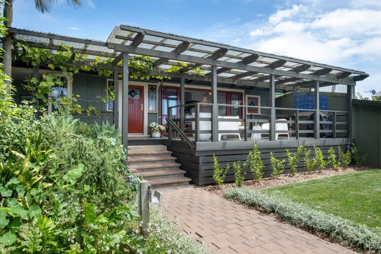 Photo of property in 24 Wellwood Terrace, Te Awanga, 4102