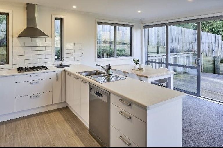 Photo of property in 22a Glenside Road, Glenside, Wellington, 6037