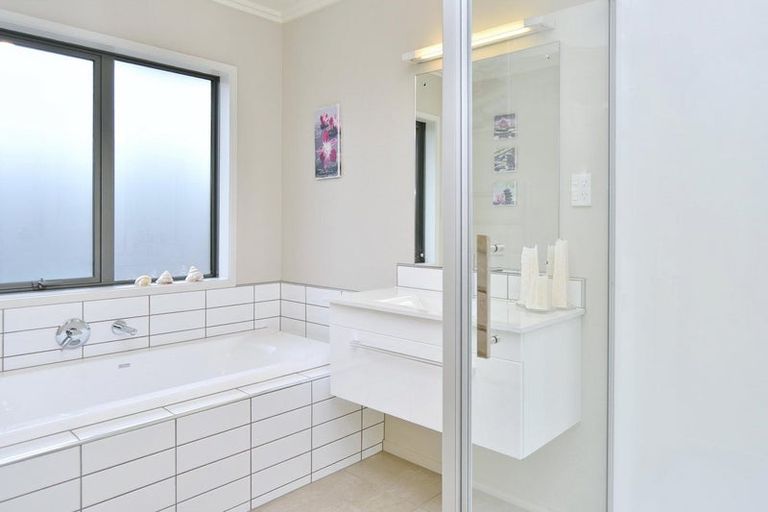 Photo of property in 3 Orewa Close, Parklands, Christchurch, 8083