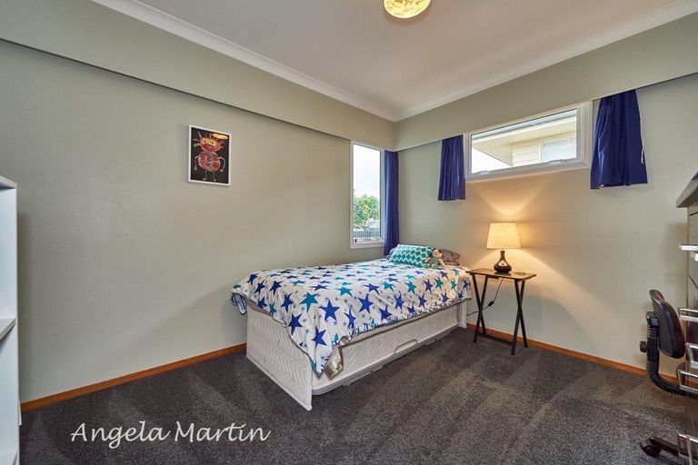 Photo of property in 19 Newcastle Street, Hokowhitu, Palmerston North, 4410