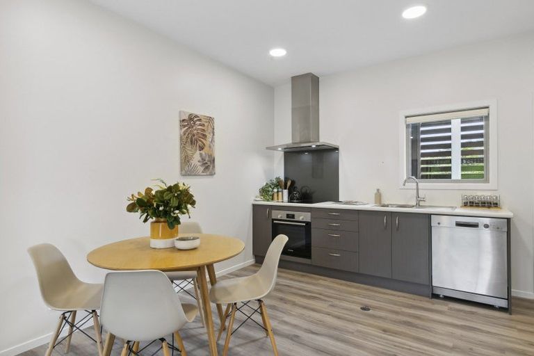 Photo of property in 6 Atkinson Street, Newlands, Wellington, 6037