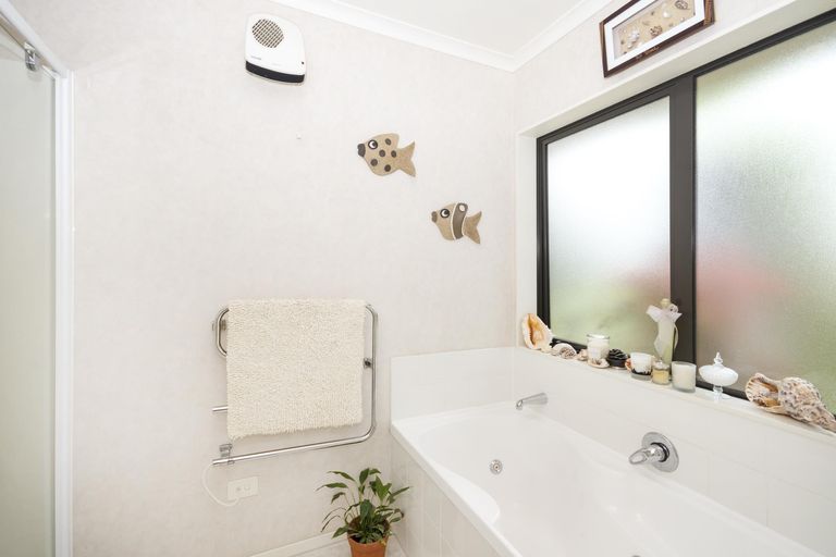 Photo of property in 4 Morgan Road, Pukekohe East, Pukekohe, 2677