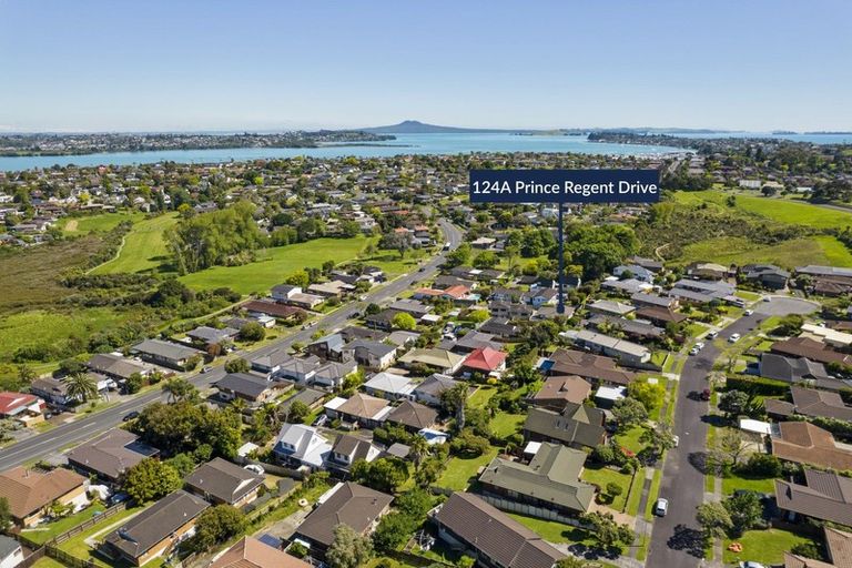 Photo of property in 124a Prince Regent Drive, Half Moon Bay, Auckland, 2012