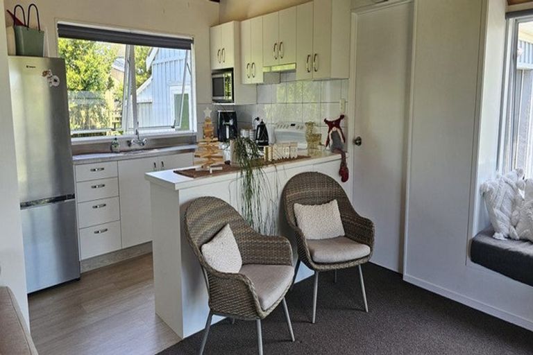 Photo of property in 12 Cove Road, Waipu, 0510