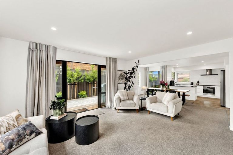 Photo of property in 9 Clyde Road, Upper Riccarton, Christchurch, 8041