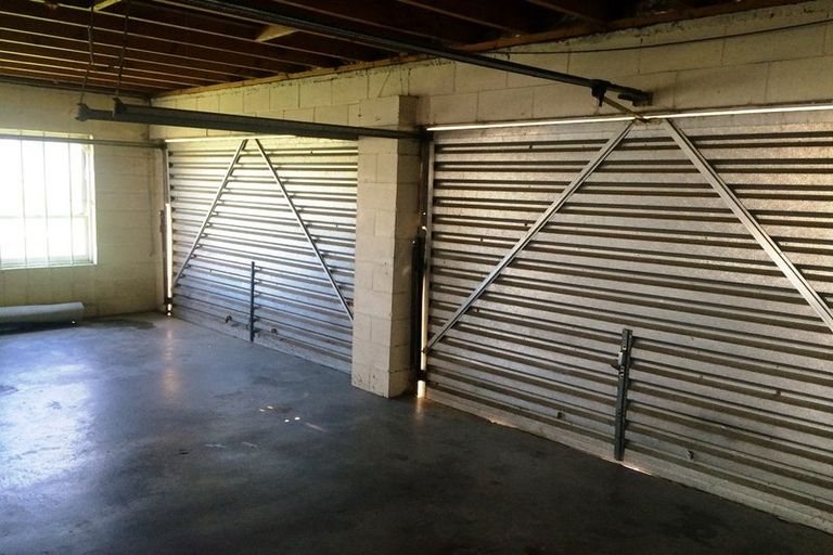 Photo of property in 579 Great South Road, Rosehill, Papakura, 2113