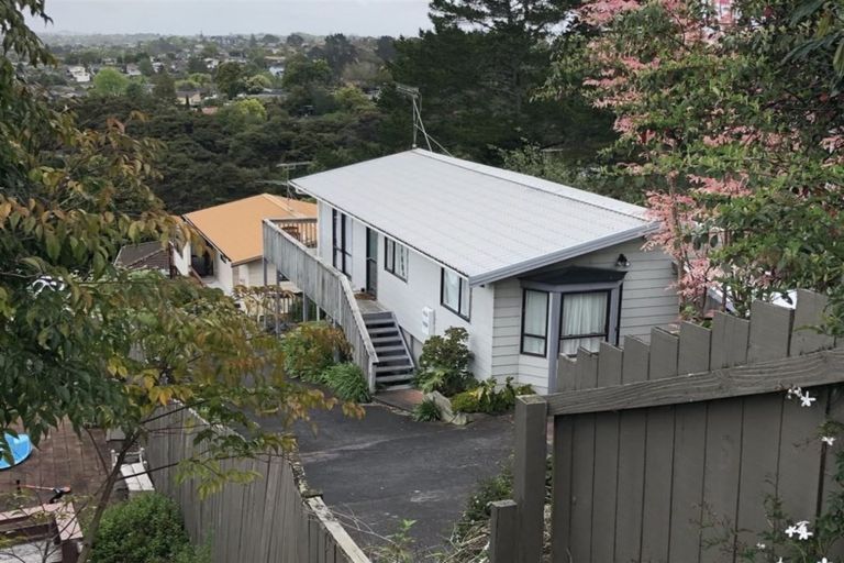 Photo of property in 1/51b Sunset Road, Totara Vale, Auckland, 0632