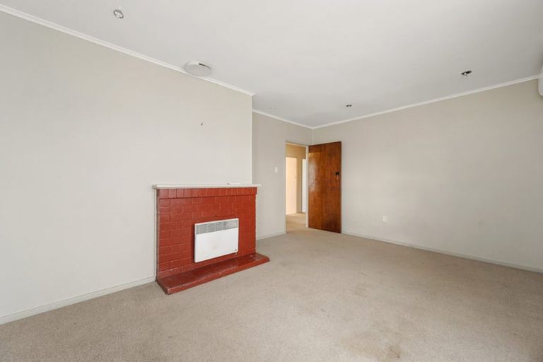 Photo of property in 1 Wood Grove, Naenae, Lower Hutt, 5011