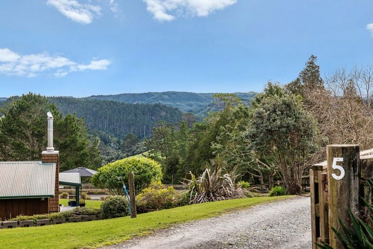 Photo of property in 5 Wenz Bayer Road, Puhoi, Silverdale, 0994