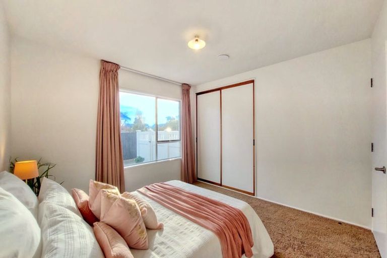 Photo of property in 11 Oldham Crescent, Halswell, Christchurch, 8025