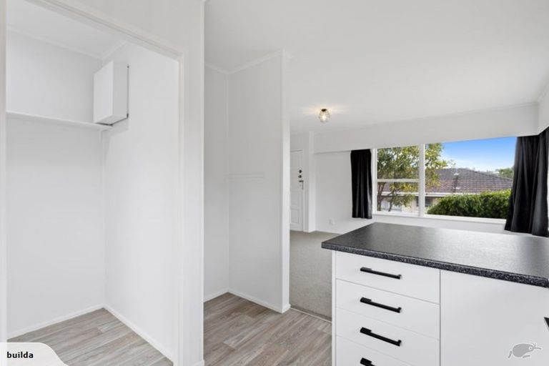 Photo of property in 1/12 Kathleen Street, Totara Vale, Auckland, 0627